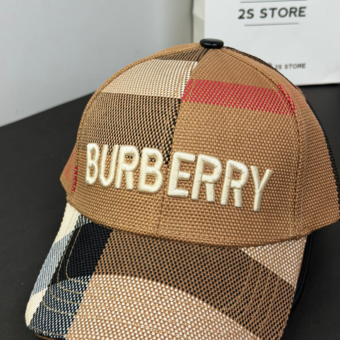 BURBERRY premium cap