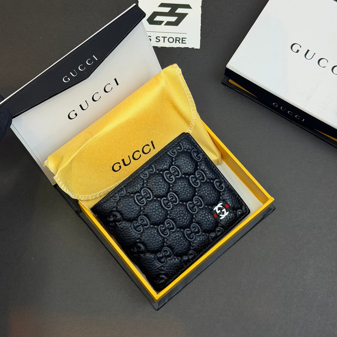 GUCCI men’s short wallet