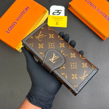 LV  Ladies Long Wallet