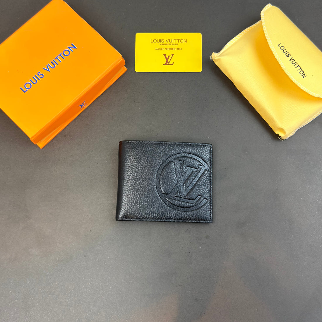 LV men’s short wallet