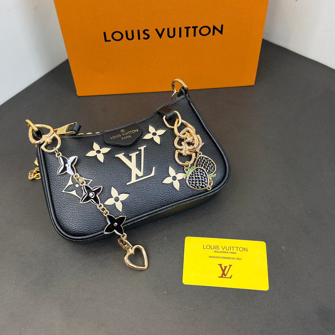 Louis Vuiton Master Quality Hand bag