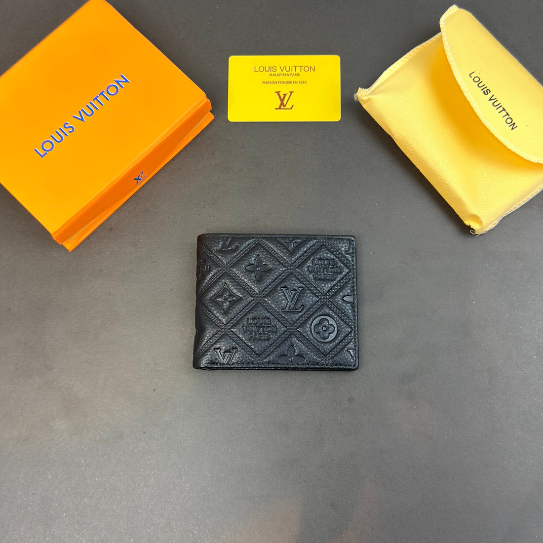 LV men’s short wallet