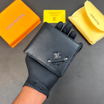 LV men’s short wallet